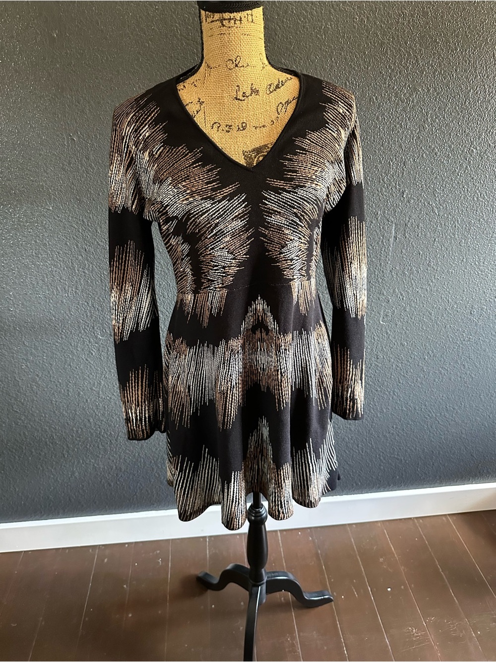 BCBG Max Azria Fit & Flare Dress L Black Brown Pattern Long Sleeve Fall